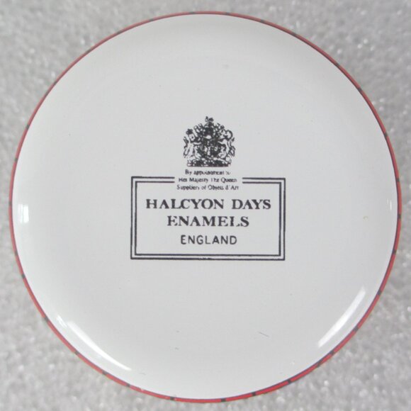 BILSTON & BATTERSEA 2003 ENAMEL CHRISTMAS BOX - Picture 4 of 14